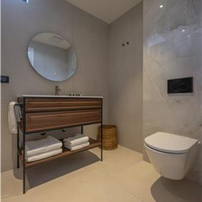Selection of 5 bedroom seafront villas with heated pool on Ciovo near Trogir, sleeps 10